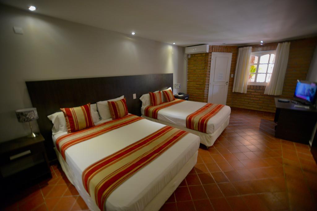 Hotel Posada La Sorgente Пуэрто-Игуасу Экстерьер фото